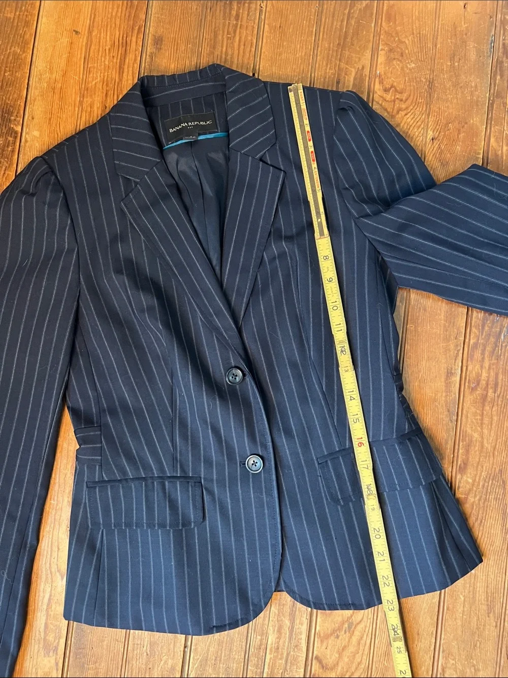 Banana Republic Navy Pinstripe cropped short Blazer pleated back size 4